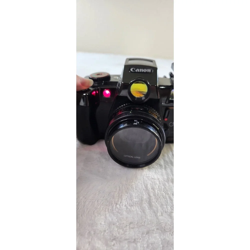 Canon Q8200 Camera 35mm Film‎ Vintage Black Flash - READ